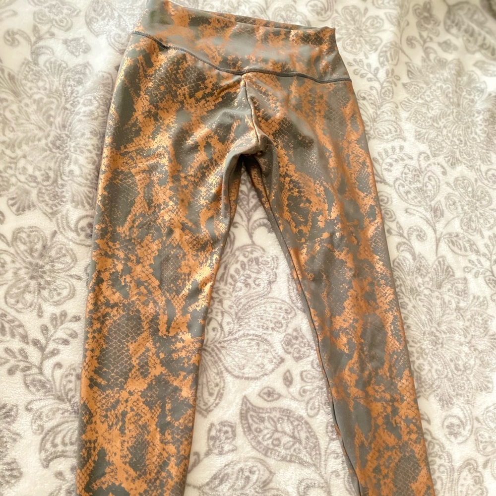 Astoria Activewear. Scrunch Leggings. Never Worn.